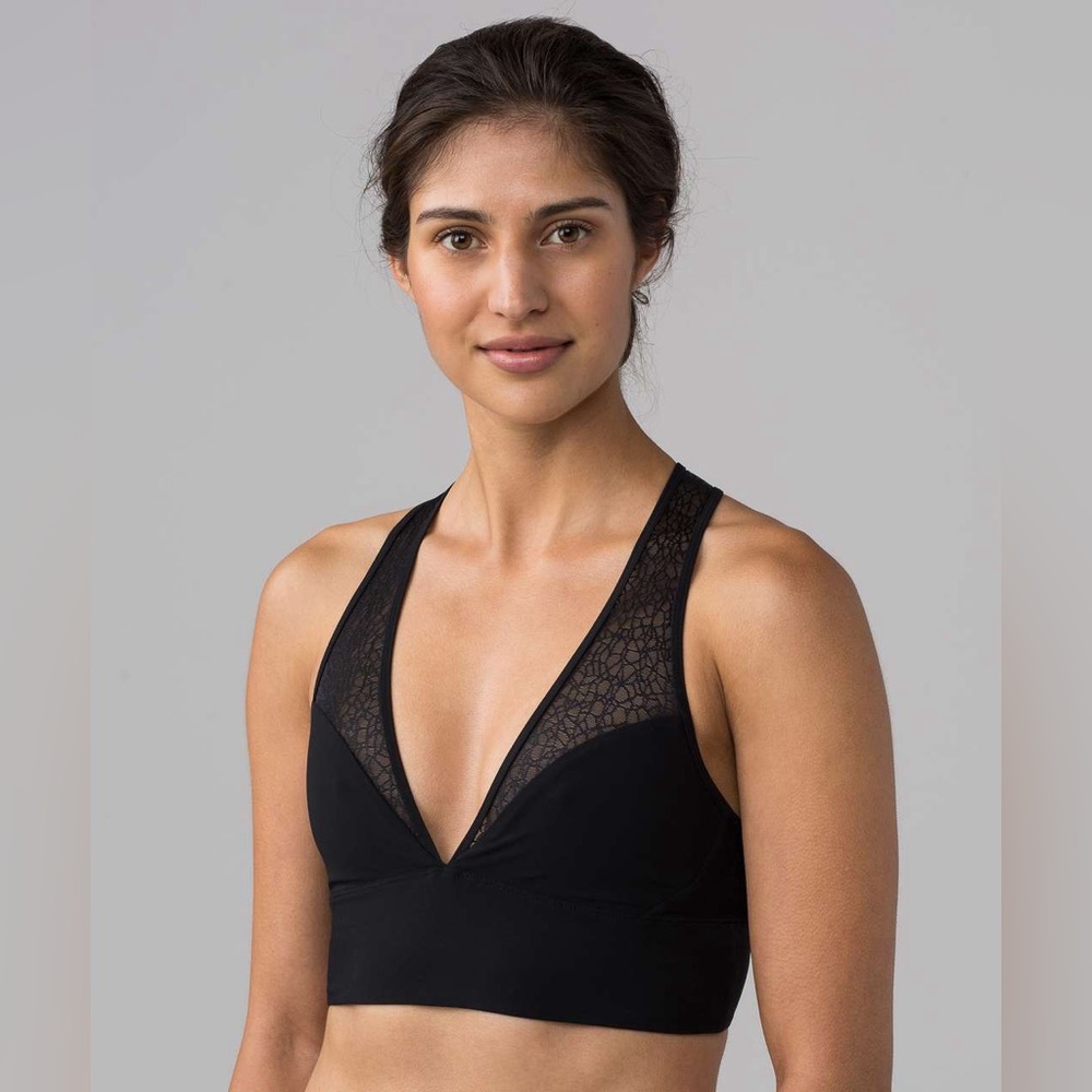 lululemon athletica Twist & Train Black Lace-Panel Sports Bra Size 4